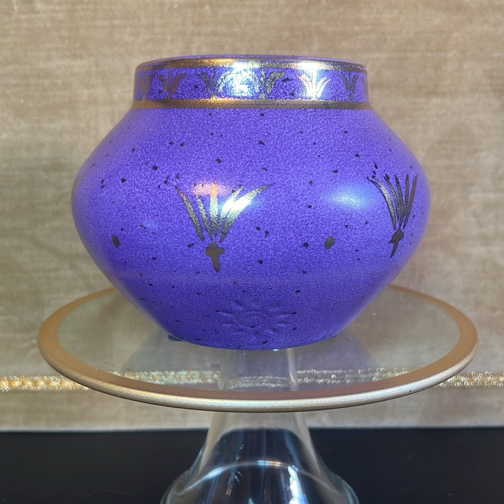 Vintage Art Deco Style Ecco Nova Medieval Monarch Porcelain Planter 4.75” Purple